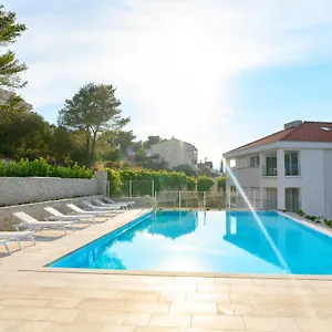 Aparthotel Malo, Arbanija